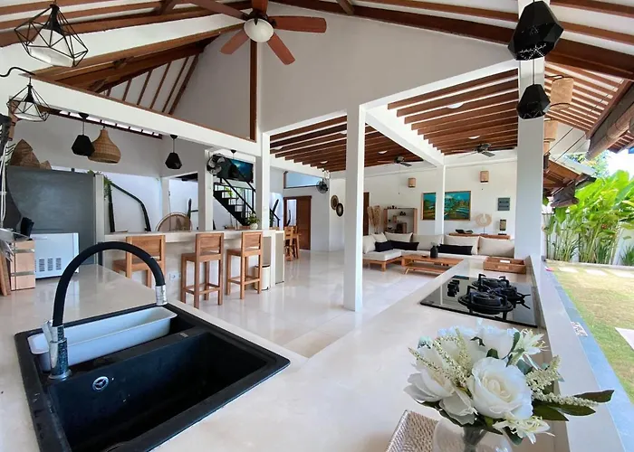 Villa Ruby - 3 Bedroom Private With A Pool *
