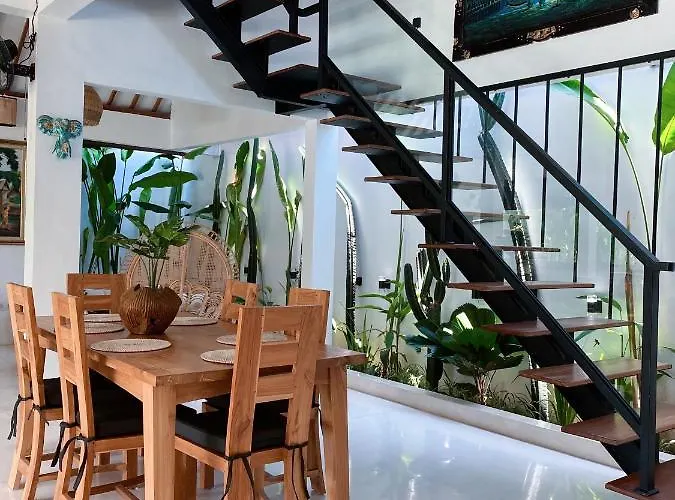Ruby - 3 Bedroom Private With A Pool